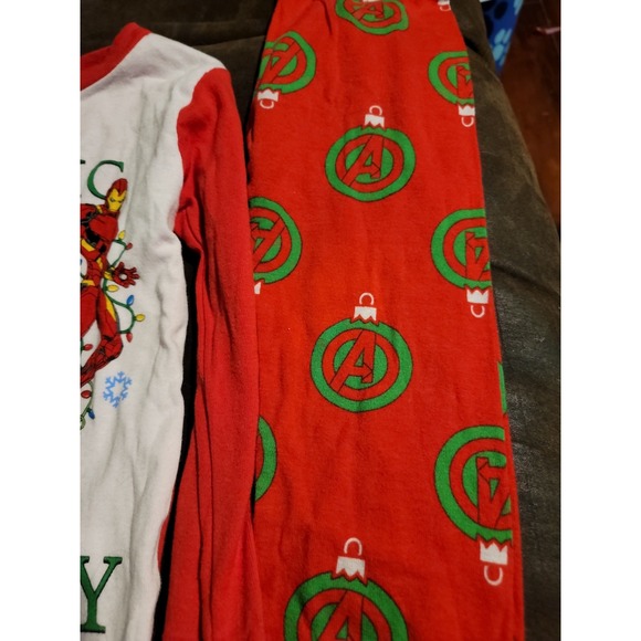 Avengers Christmas holiday pajamas have a heroic holiday‎ size 6 marvel - Picture 3 of 3